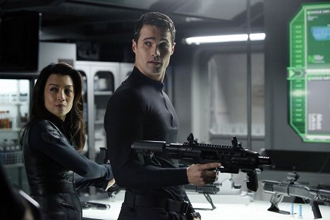 Ming-Na Wen, Brett Dalton - Agents of S.H.I.E.L.D. - Yes Men - Photos