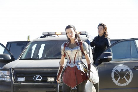 Jaimie Alexander, Ming-Na Wen - Marvel's Agentes de S.H.I.E.L.D. - Yes Men - De la película