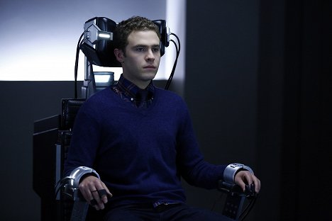Iain De Caestecker - Agents of S.H.I.E.L.D. - The Only Light in the Darkness - Van film