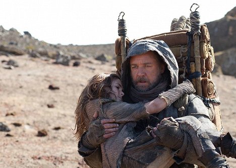 Skylar Burke, Russell Crowe - Noah - Photos