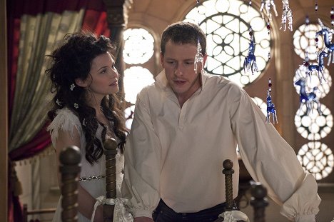 Ginnifer Goodwin, Josh Dallas - Once Upon a Time - Pilot - Photos