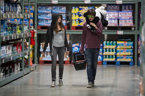 Cara Delevingne, Nat Wolff - Paper Towns - Photos