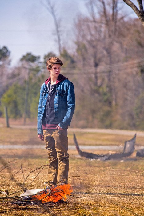 Colin Ford - A búra alatt - Chester's Mill - Filmfotók