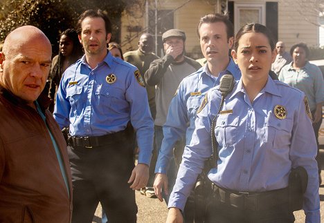 Dean Norris, Kevin Sizemore, Natalie Martinez - Under the Dome - The Fire - Photos