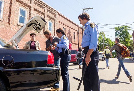 Mike Vogel, Natalie Martinez, Alexander Koch - Under the Dome - The Endless Thirst - Photos