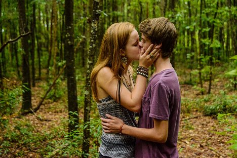 Mackenzie Lintz, Colin Ford - Under the Dome - Curtains - Photos