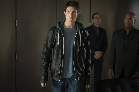 Robbie Amell - The Tomorrow People - Pilot - Photos