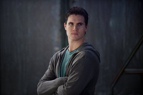 Robbie Amell - The Tomorrow People - Death's Door - Photos