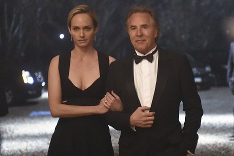 Amber Valletta, Don Johnson - Żądza zysku - Z filmu