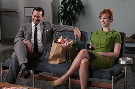 Jon Hamm, Christina Hendricks - Mad Men - Guy Walks Into an Advertising Agency - Photos
