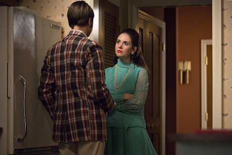 Alison Brie - Mad Men - The Strategy - Photos