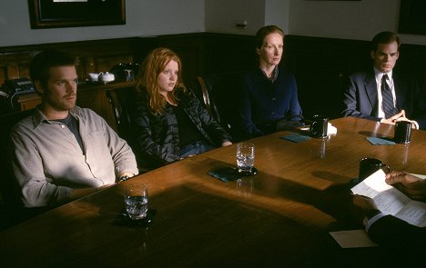 Peter Krause, Lauren Ambrose, Frances Conroy, Michael C. Hall - Odpočívej v pokoji - Závěť - Z filmu