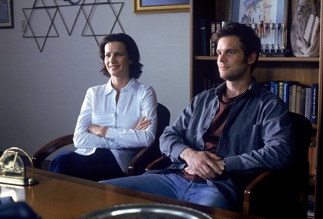 Rachel Griffiths, Peter Krause - Six Feet Under - The Liar and the Whore - Photos