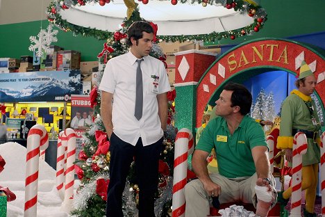 Zachary Levi, Adam Baldwin - Chuck - Chuck gegen den Weihnachtsmann - Filmfotos