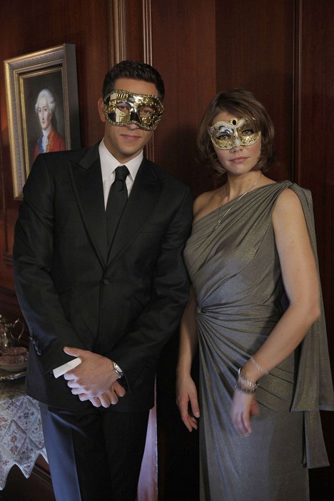 Zachary Levi, Lauren Cohan - Chuck - Chuck gegen den Maskenball - Filmfotos