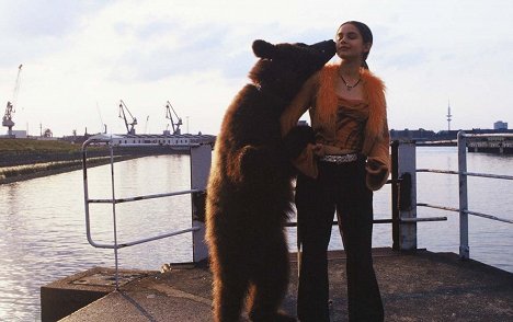 Rebecca Liljeberg - El beso del oso - De la película