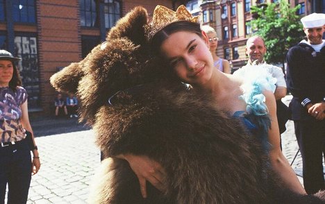 Rebecca Liljeberg - Le Baiser de l'ours - Photos