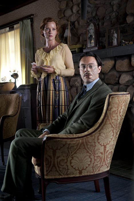 Gretchen Mol, Jack Huston - Boardwalk Empire - Under God's Power She Flourishes - Photos