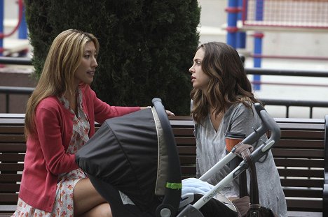 Dichen Lachman, Eliza Dushku - Dollhouse - Instinct - Filmfotos