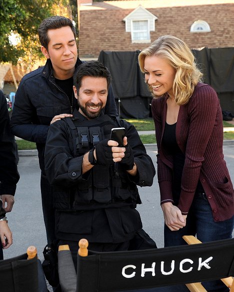 Zachary Levi, Joshua Gomez, Yvonne Strahovski - Chuck - Chuck Versus Sarah - Making of