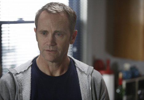 Lee Tergesen - The Americans - New Car - Photos