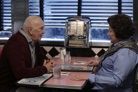 Frank Langella, Margo Martindale - The Americans - I Am Abassin Zadran - Do filme