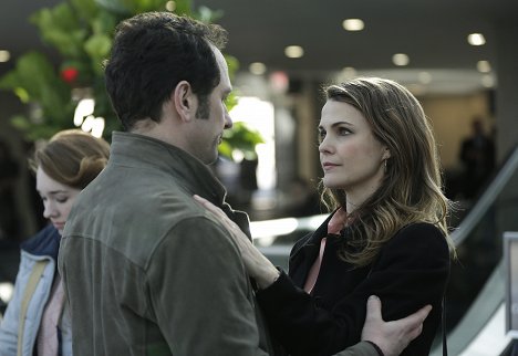 Holly Taylor, Matthew Rhys, Keri Russell - The Americans - March 8, 1983 - Photos