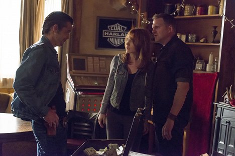 Timothy Olyphant, Alicia Witt, Michael Rapaport - Justified - Weight - Photos