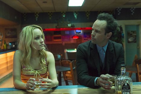 Cathy Baron, Walton Goggins - Justified - The Toll - Van film