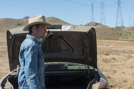 Timothy Olyphant - Justified - Fate's Right Hand - Photos