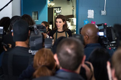 Julianna Margulies - The Good Wife - Red Zone - Photos