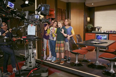 Lizzy Greene, Aidan Gallagher, Casey Simpson, Mace Coronel - Nicky, Ricky, Dicky & Dawn - Making of