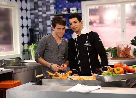 Liam Obergfoll, Miguel Luciano - Talia in the Kitchen - Promokuvat