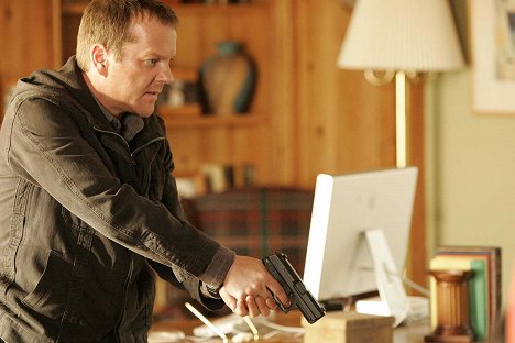 Kiefer Sutherland - 24 - Day 5: 5:00 p.m.-6:00 p.m. - Van film