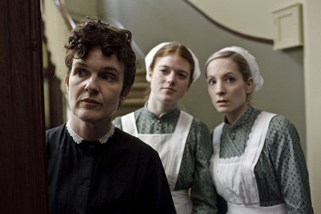 Siobhan Finneran, Rose Leslie, Joanne Froggatt - Downton Abbey - Episode 3 - Photos