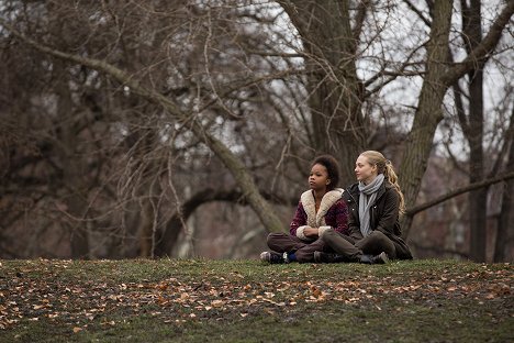 Quvenzhané Wallis, Amanda Seyfried - Fathers and Daughters - Photos