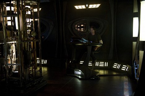 Robert Carlyle - SGU Stargate Universe - Divided - Photos