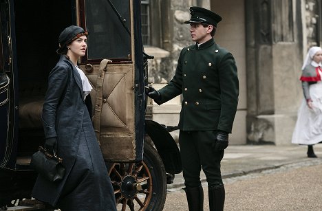 Jessica Brown Findlay, Allen Leech - Downton Abbey - Kriegszeiten - Filmfotos