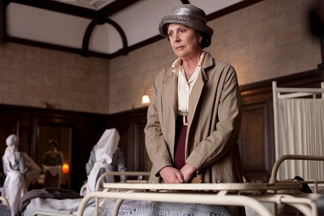 Penelope Wilton - Downton Abbey - Bis dass der Tod - Filmfotos