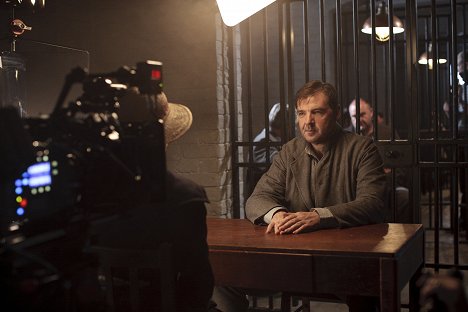 Brendan Coyle - Downton Abbey - Episode 1 - Van de set