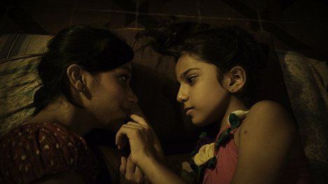 Gulnaaz Ansari, Esha Amlani - Sunrise - De la película