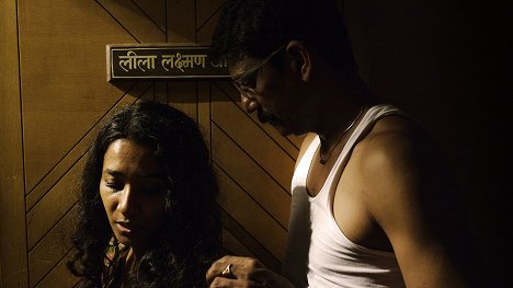 Tannishtha Chatterjee, Adil Hussain - Sunrise - De la película