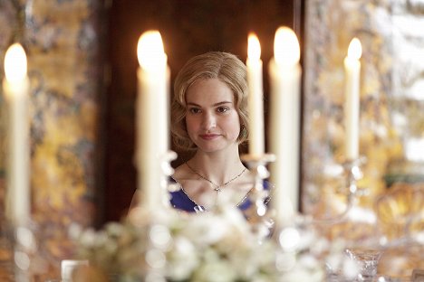 Lily James - Downton Abbey - Der große Basar - Filmfotos