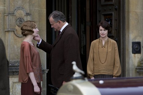 Laura Carmichael, Hugh Bonneville, Elizabeth McGovern - Downton Abbey - Episode 8 - Filmfotók