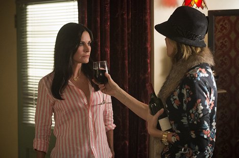 Courteney Cox - Cougar Town - American Dream Plan B - Photos