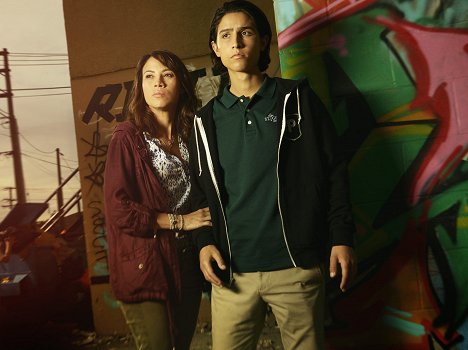 Elizabeth Rodriguez, Lorenzo James Henrie - Fear the Walking Dead - Season 1 - Promoción
