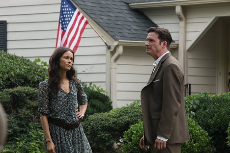 Abigail Spencer, Aden Young - Rectify - Always There - Z filmu