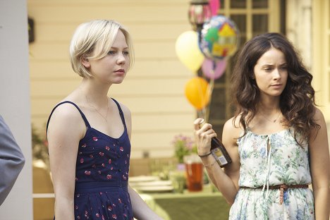 Adelaide Clemens, Abigail Spencer - Rectify - Sexual Peeling - Photos