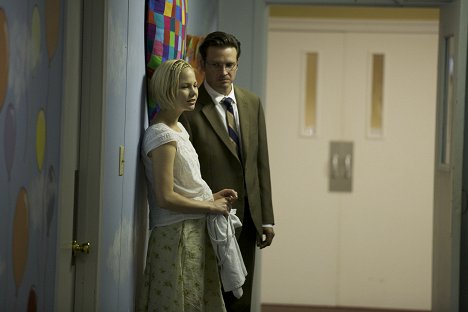 Adelaide Clemens, Aden Young - Rectify - Plato's Cave - Z filmu