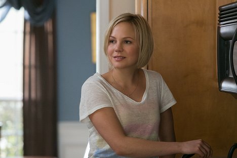 Adelaide Clemens - Rectify - Charlie Darwin - Photos